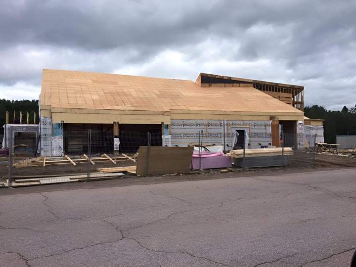 Des fermes de toits préfabriquées pour une charpente solide et durable